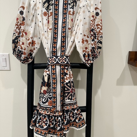 Flower Fan Tapestry Off-White Mini Dress Size Medium - Picture 4 of 6